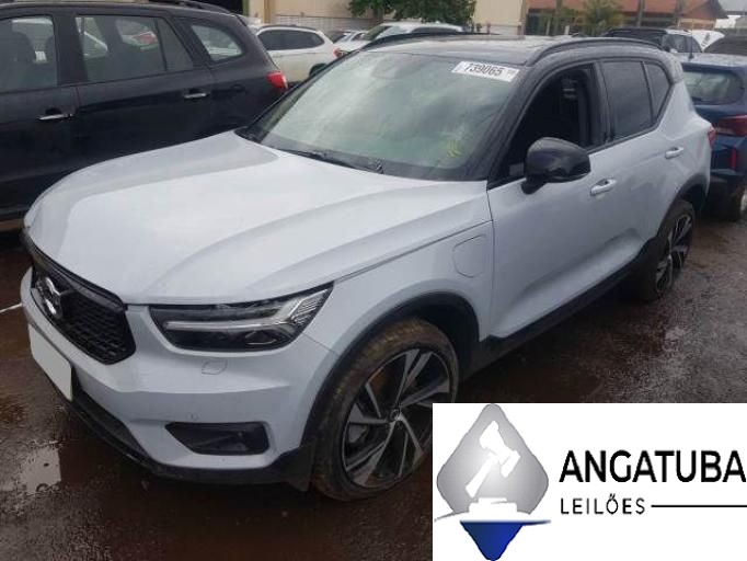 VOLVO XC40 21/21