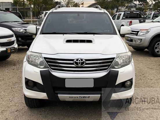 TOYOTA HILUX SW4 3.0 SRV 4X4 7 LUGARES 16V TURBO INTERCOOLER DIESEL 4P AUTOMÁTICO